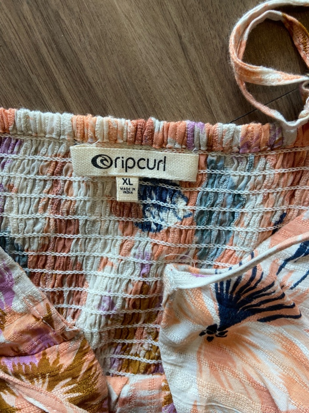 Floral RipCurl V-Neck Maxi Dress in Peach Pink - Picture 4 of 7